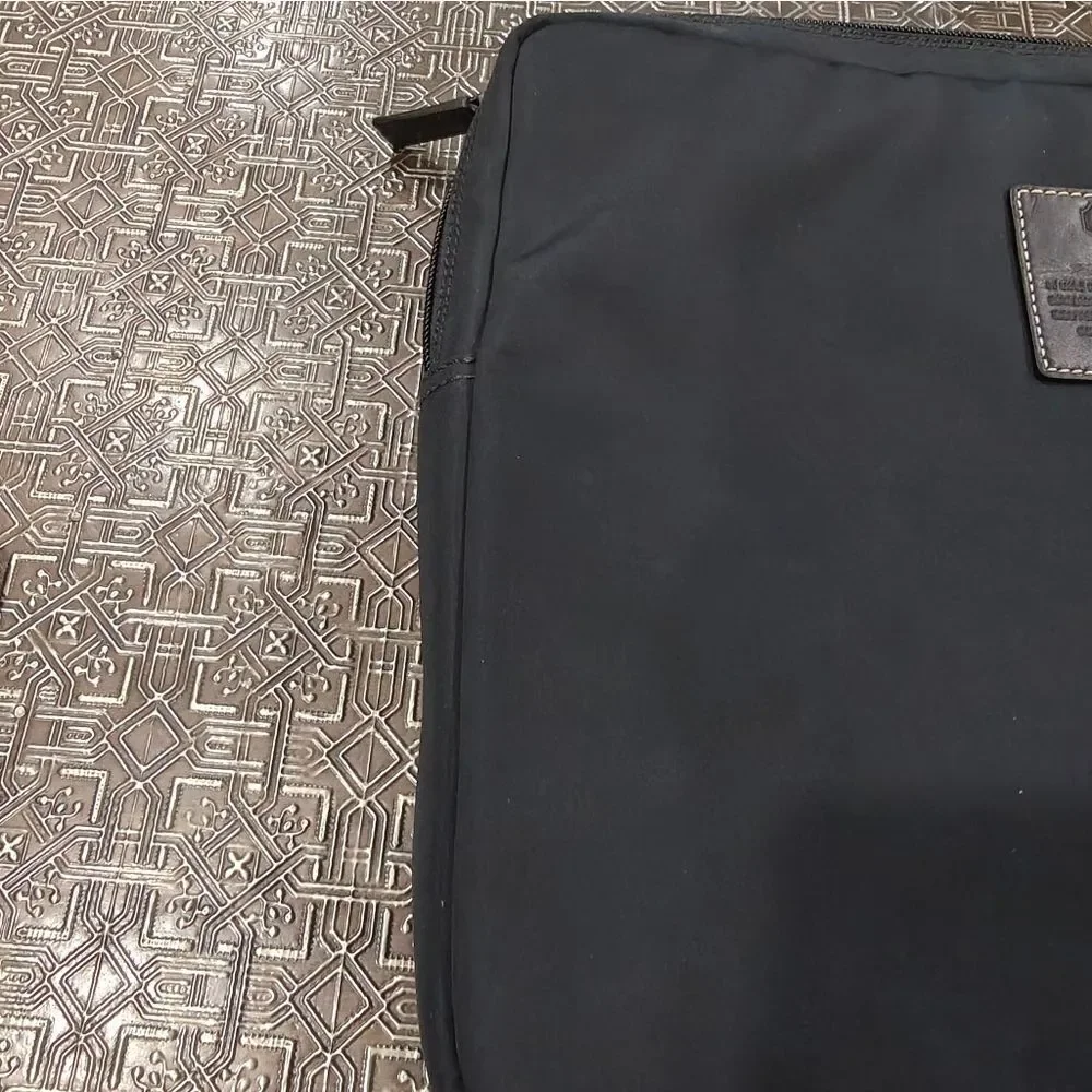 🐢 Coach Slim Nylon Laptop Bag/Zippered Folio
